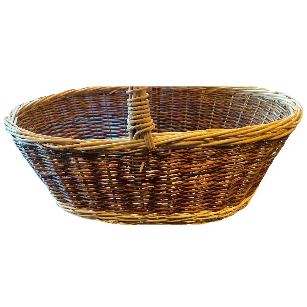 Vintage Wicker Picnic Basket Oval w/ Handle Handwoven Farmhouse Decor 16” X 12.5